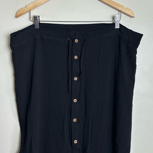 Jackson Rowe Size M  Black Button-Front Pencil Skirt - Picture 2 of 6